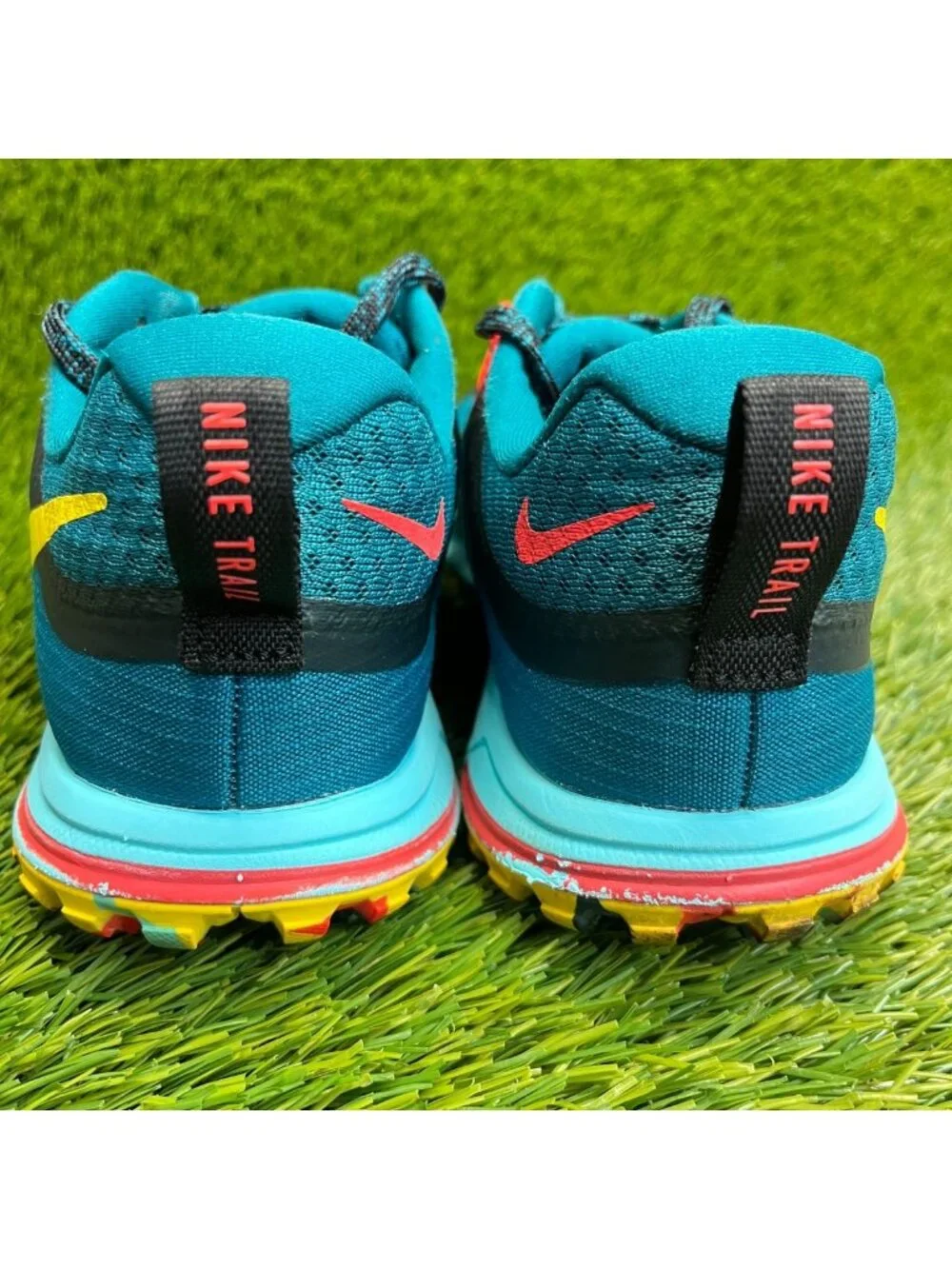 Nike Air Zoom Wildhorse 5 Womens Size 8 Blue Red Athletic Running Shoes Sneakers